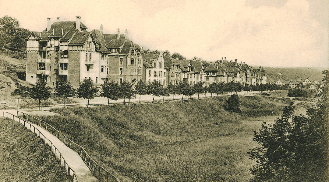 1904: Die Bauarbeiten in Westheim sind abgeschlossen. Hier entstanden zwischen 1902 und 1904 93 neue Wohnungen.